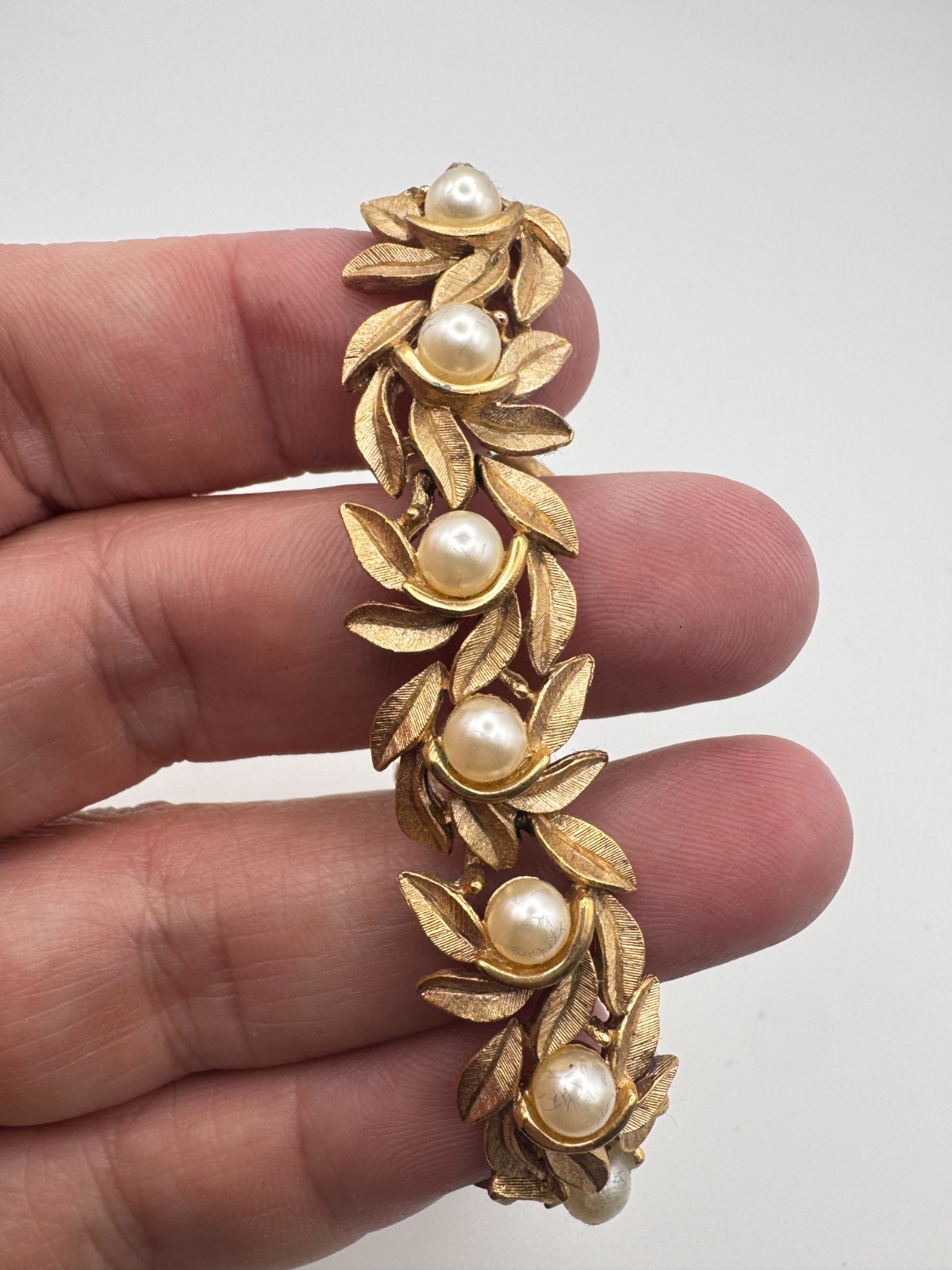 Vintage Avon Bracelet Evening Creation Gold Tone Faux Pearl Leaf Boxed 1971