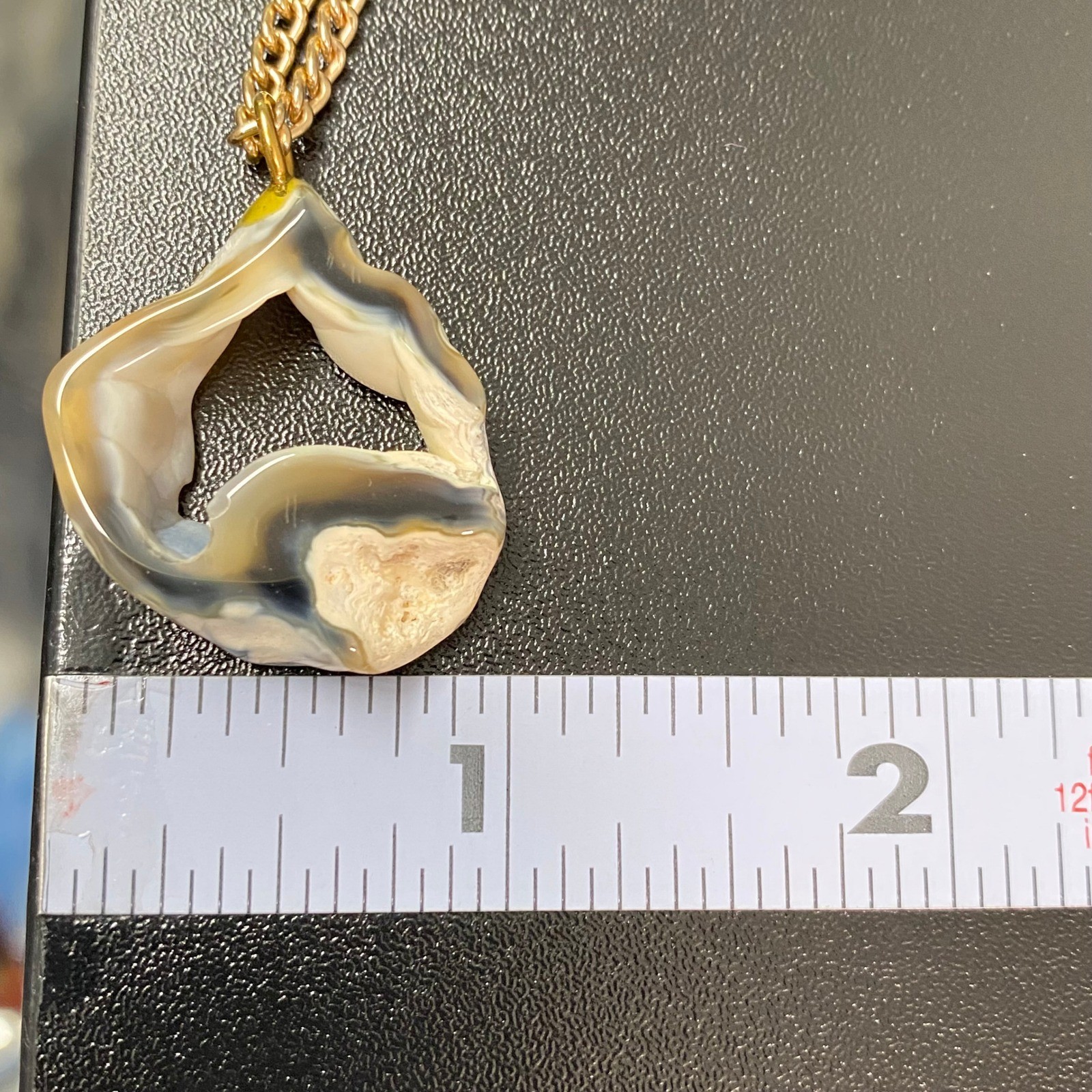 Vintage Women Necklace OS Gold Tone Agate Geode Slice Pendant Germany Organic