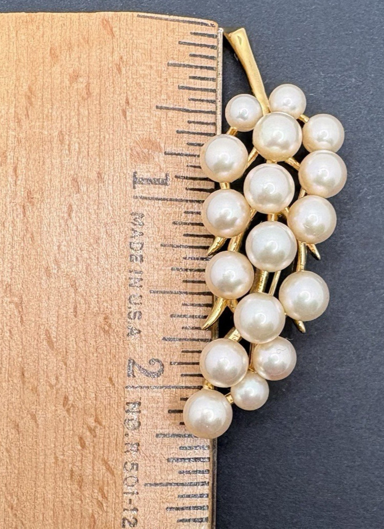 Vintage Majorica Glass Faux Pearl Cluster Brooch Grapes Plant Gold Tone