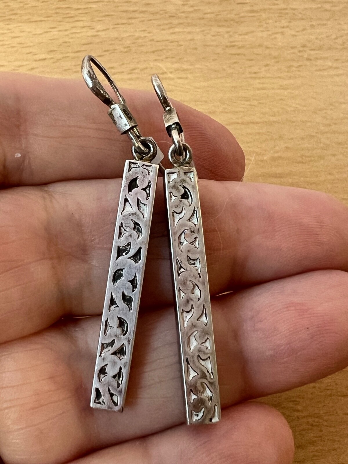 VINTAGE 925 STERLING SLVER MODERNIST ORNATE ETCHED BAR LONG DANGLE DROP EARRINGS