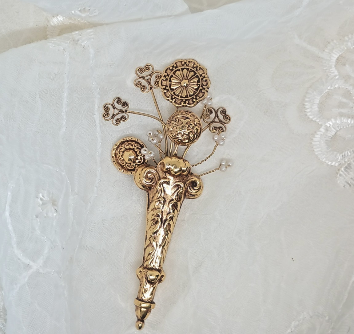 Floral Spray Floral Bouquet Brooch Large Gold Tone Faux Pearl
