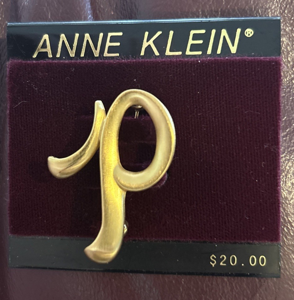 Vintage Anne Klein Brooch Letter P Gold Tone Signed Initial 1 1/4” NOS