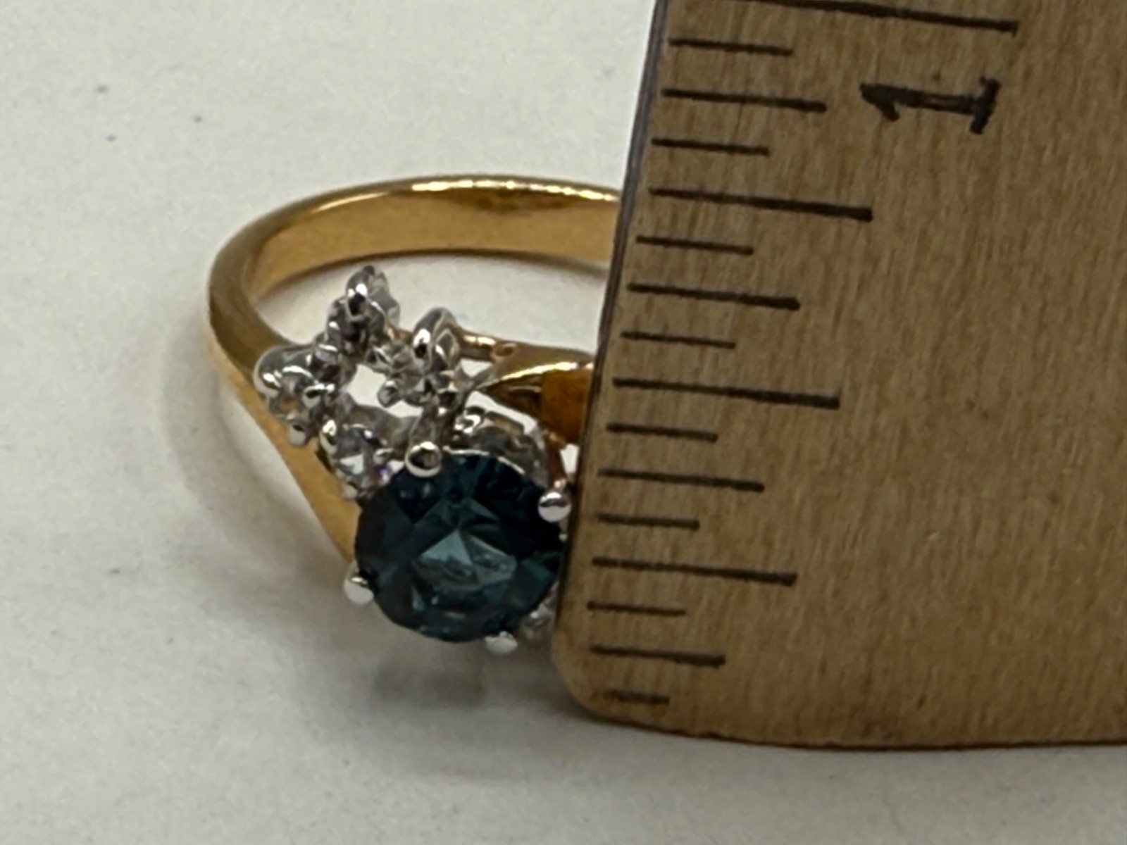 ESTATE VINTAGE 14K GOLD PLATED ROUND CUT BLUE CRYSTAL DIAMANTE CLUSTER RING SZ 8