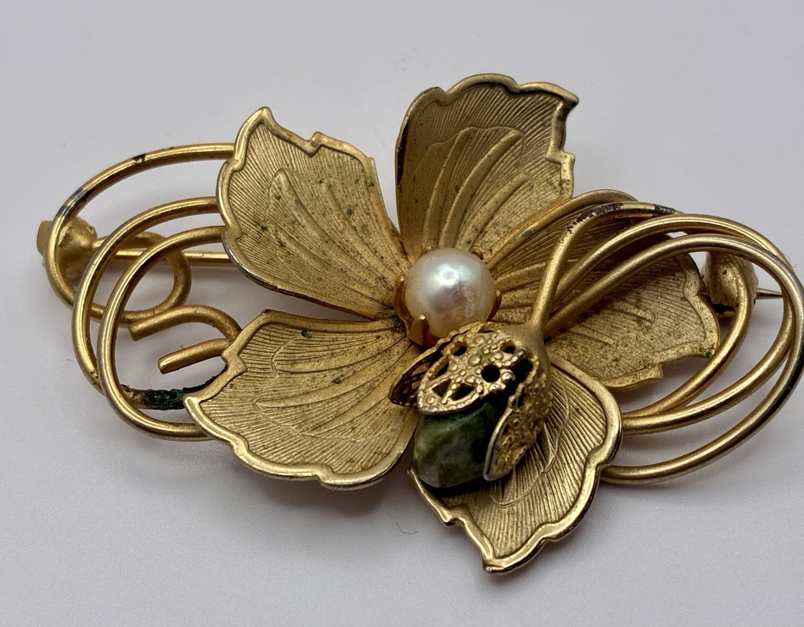 Vtg 1950s Gold Tone Orchid Floral Brooch Faux Pearl Coro Style Costume Unmarked