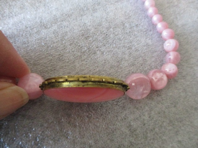 VINTAGE PINK GLASS 14K YELLOW GOLD BEAD CHOKER NECKLACE – 16.5″