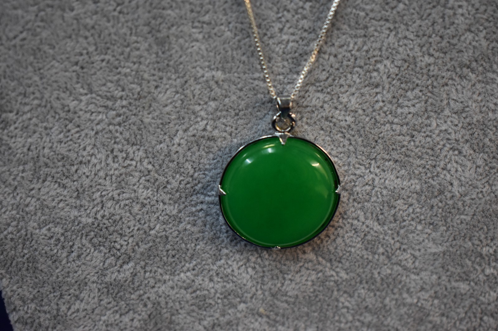 Jade Dragon Pendant Necklace 925 Sterling Chain 23 Inches Really Nice New