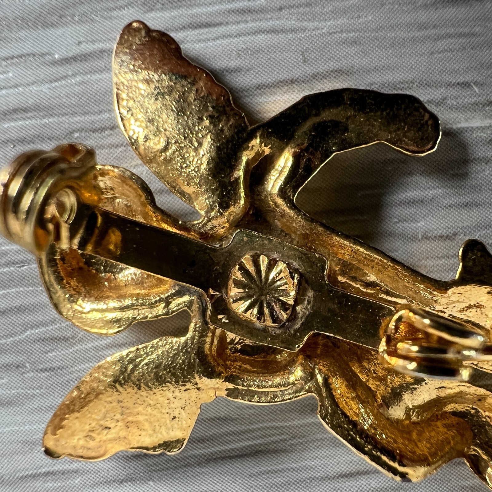 Vtg Angel Brooch Pin Guardian Angel Goldtone Fashion Costume Jewelry Shiny Pin