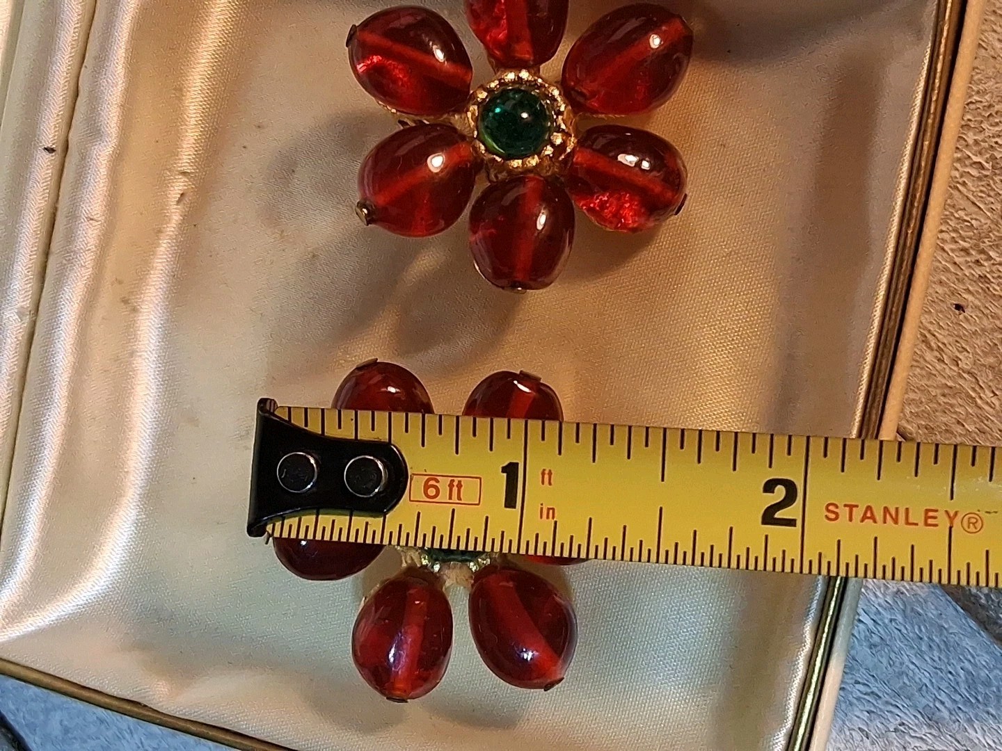 Vintage Red & Green Gripoix Glass Gold Flower Clip-On Earrings Stunning!