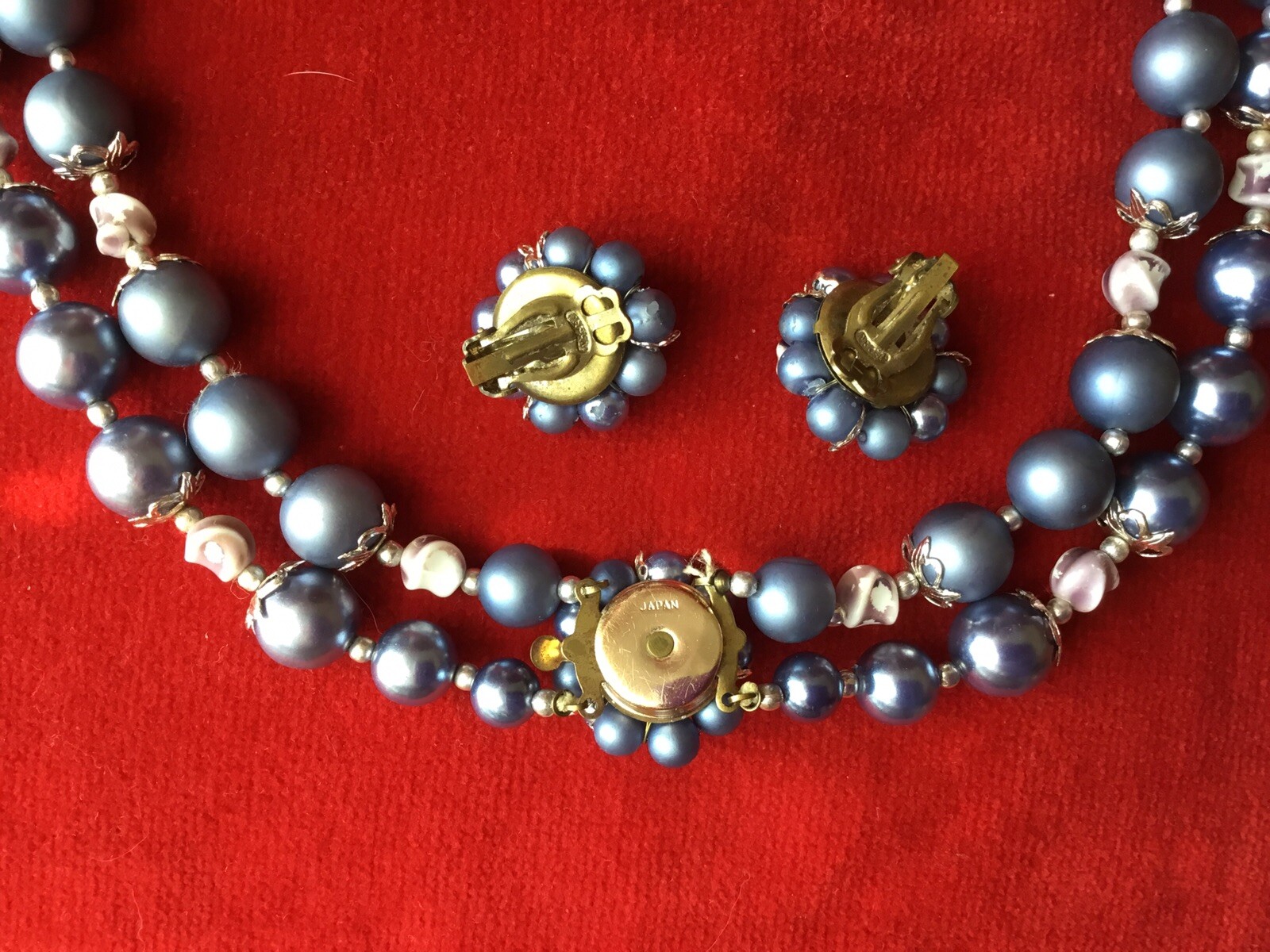 VINTAGE COSTUME JEWELRY FAUX PEARL BEADED 20” LONG NECKLACE AND CLIP ON EARRINGS