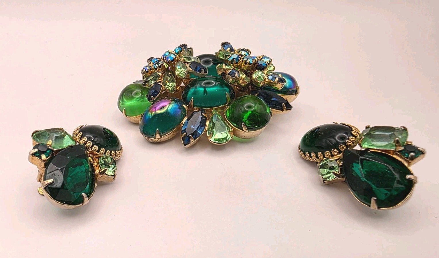 Vintage Unsigned Hattie Carnegie Green, Heliotrope Glass Brooch/Married Earrings