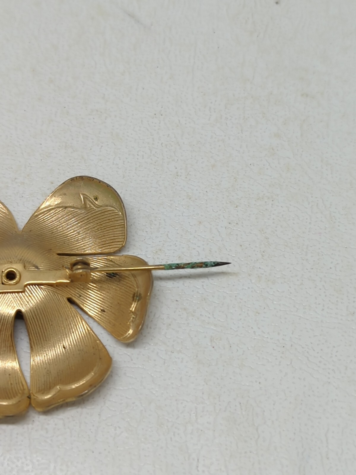 Flower Brooch & Screw Back Earring Set Gold Tone 1950’s-60’s Classic MCM