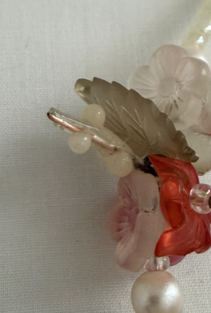 Vintage faux pearl bead plastic flowers leaves Necklace lightweight