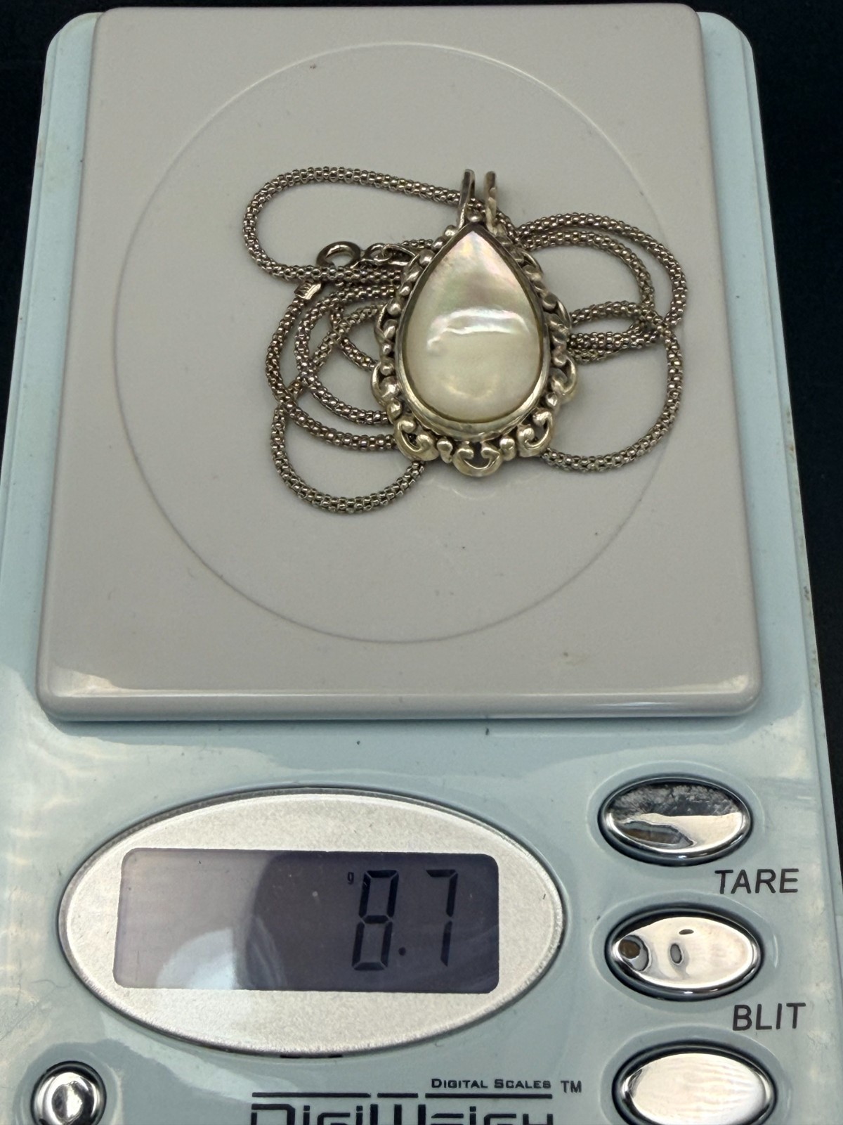 Vintage Mother‑of‑Pearl Pendant Necklace – Sterling Silver (925)