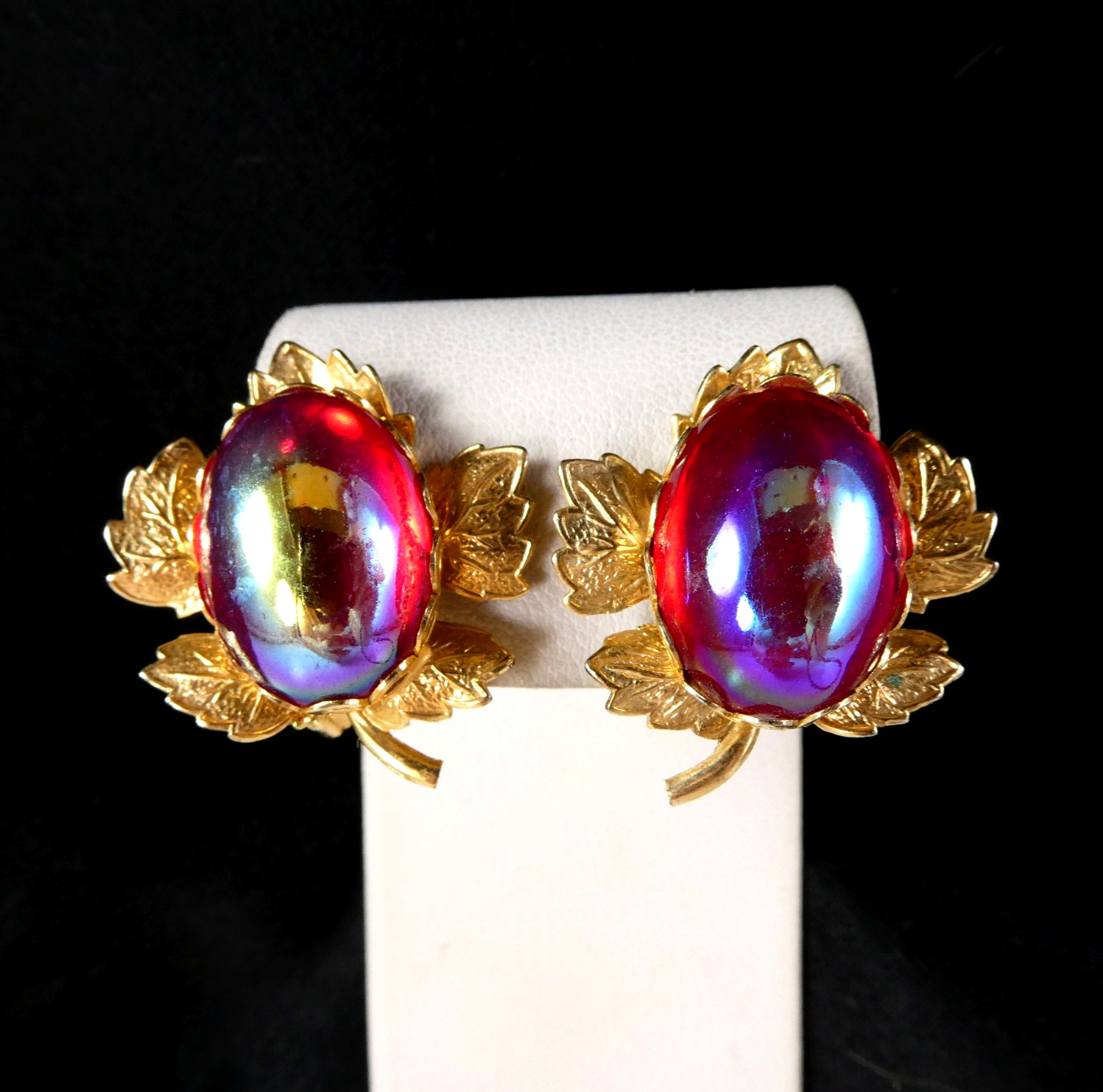 Vintage Iridescent Red Glass Cabochon Clip On Earrings Golden Leaves NICE