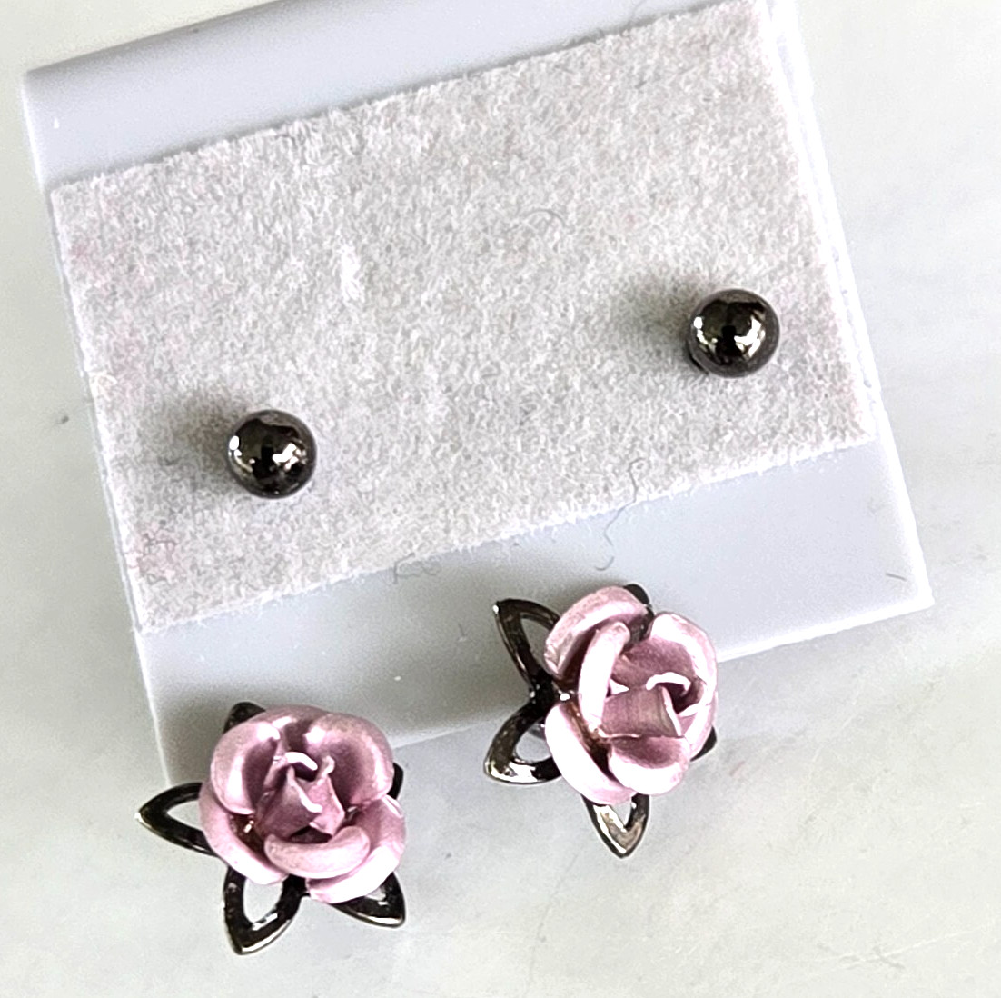 Vintage Pink Aluminum Rose Flower Stud & Hoop Gunmetal Earrings 13/16″