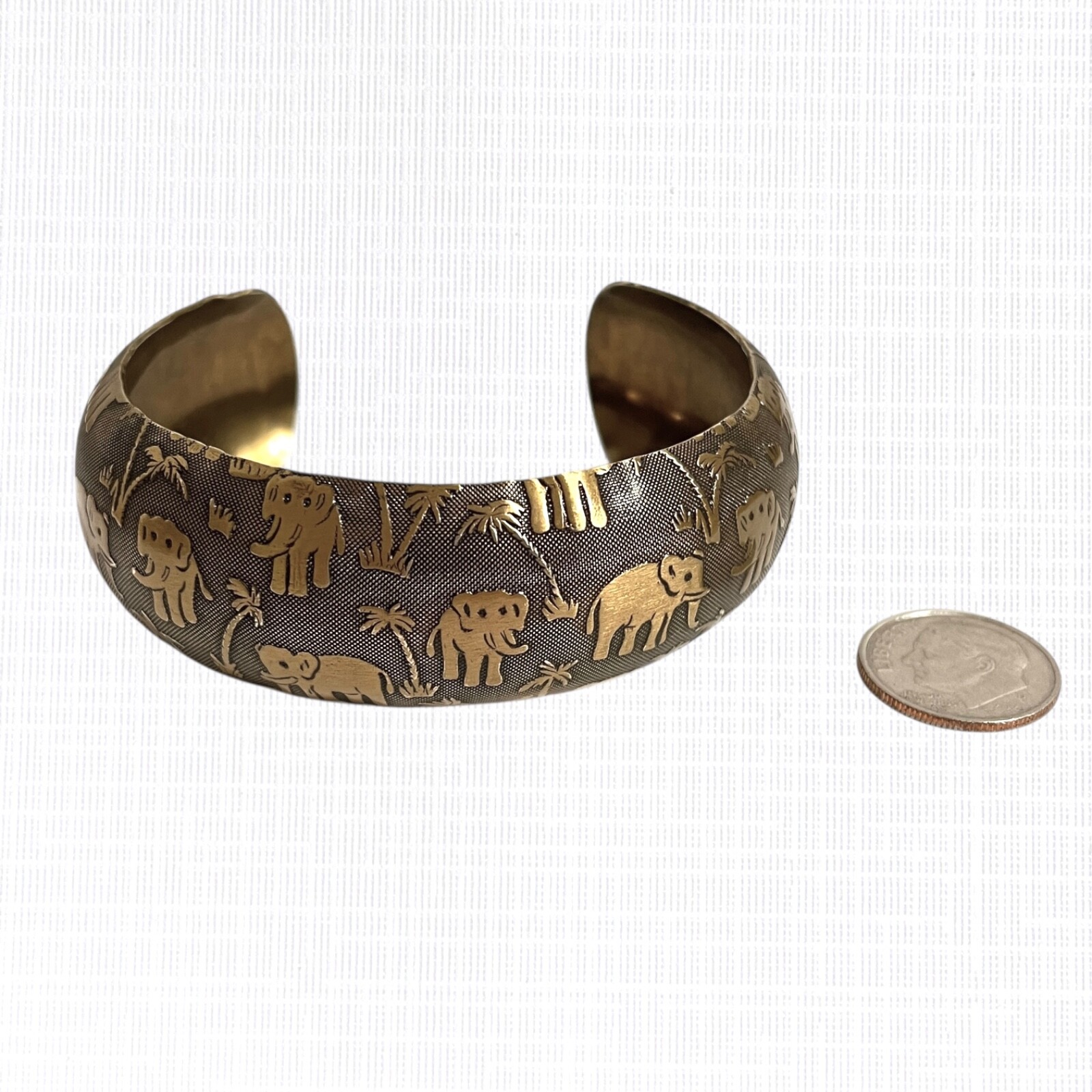 Vintage Bronze Tone Metal Cuff Bracelet Elephant Trees Jungle Safari Adjustable