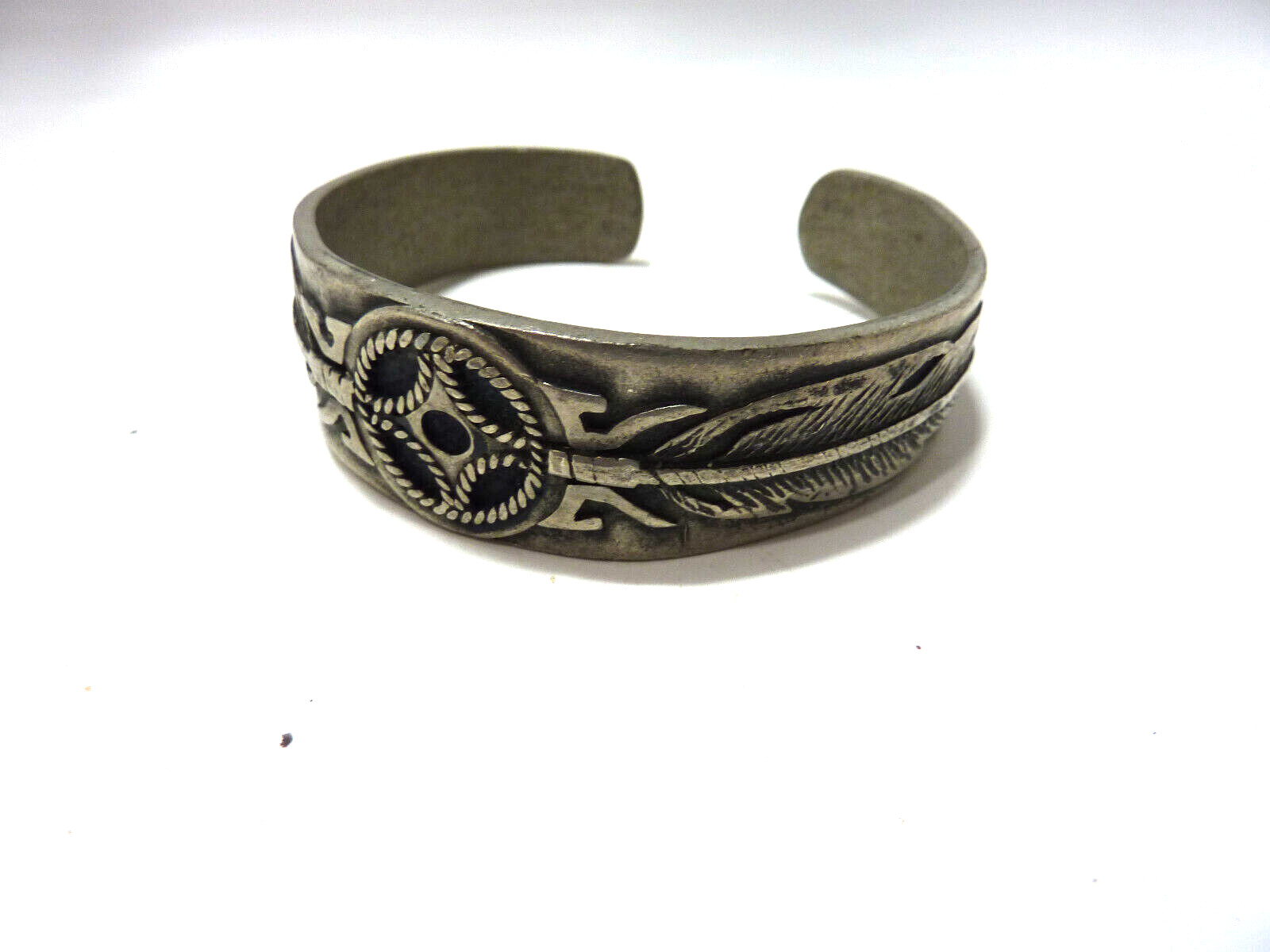 VINTAGE South Western Silver Tone Feather Wrist Cuff Bracelet