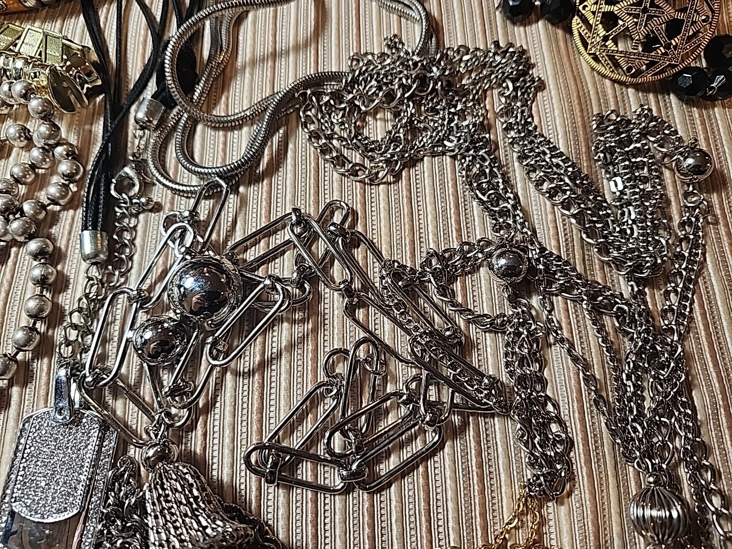 JEWELRY LOT 50+ fashion estate vintage Costume No JUNK 50s 60s 70s 80s (720)