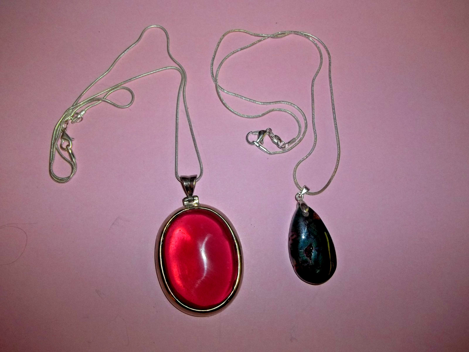 2 PINK AND GREEN AGATE STONE NECKLESS WITH SILVER .925 CHAINS-NECKLESS