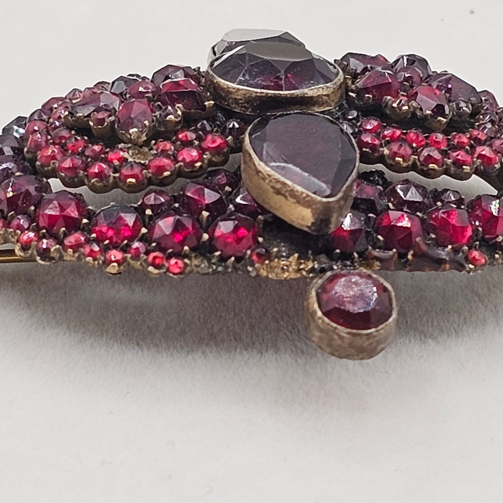 Vtg Bohemian Czech Garnet Brooch Deep Red Victorian Style Floral Cluster 2.5″