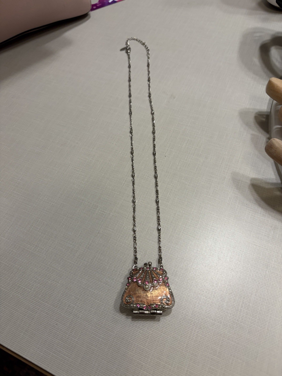 Nordstrom VCLM Signed Pearl & Rhinestone Mini Purse Figaro Chain Necklace 22”