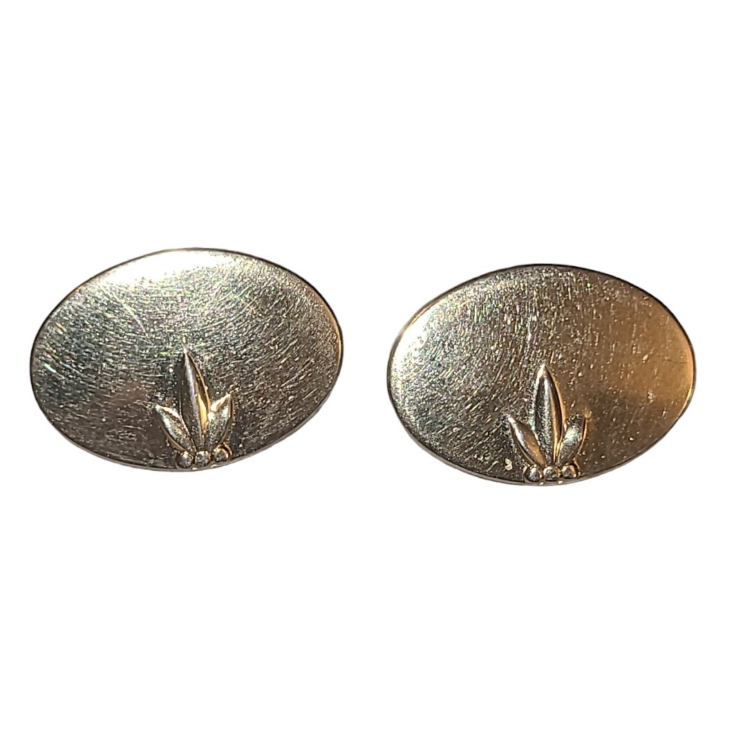 Vintage Swank Gold Tone Oval Disc With Leaf Classic Men’s Cufflinks