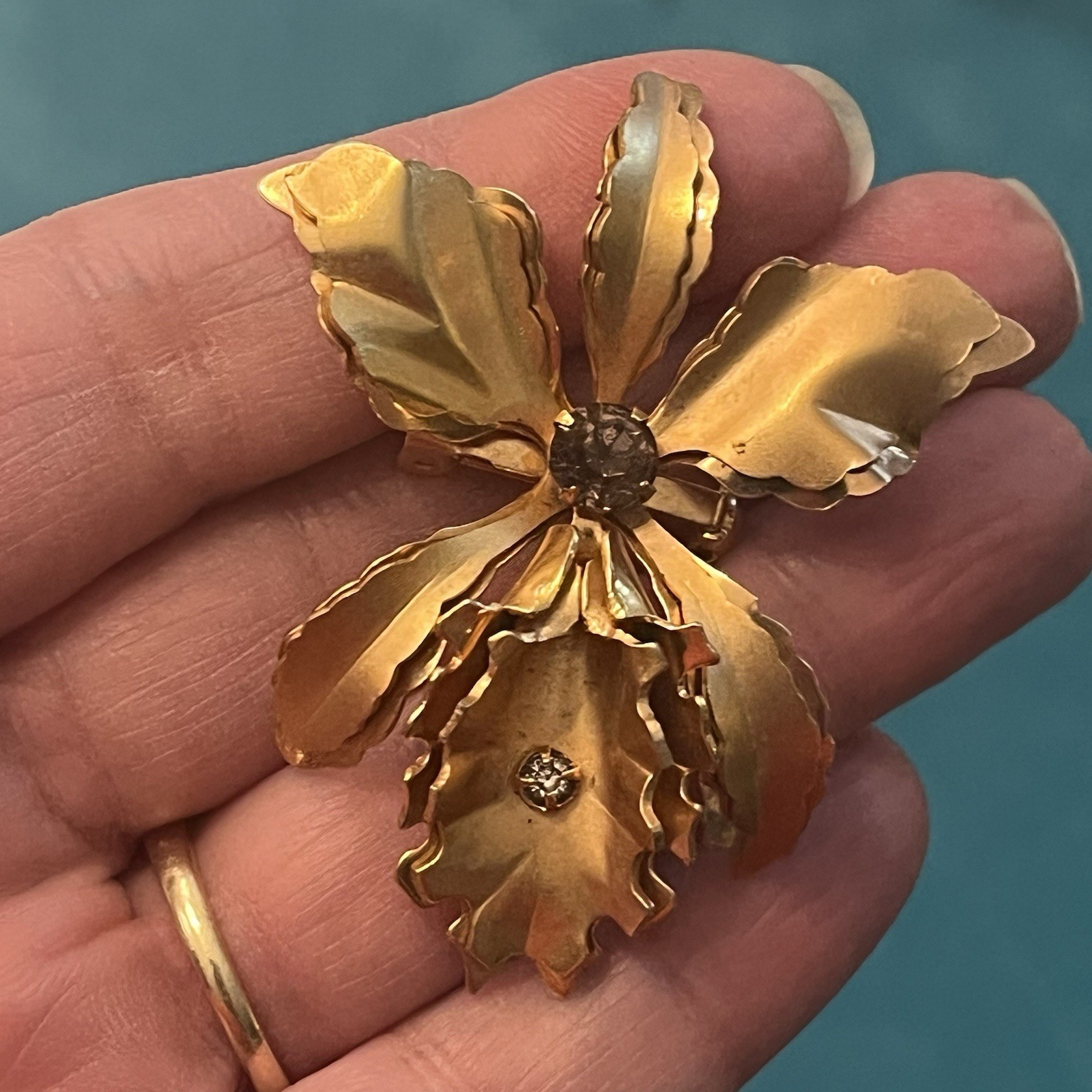 VTG 3D Gold tone Orchid Flower Brooch purple rhinestones retro Pin Flora Jewelry