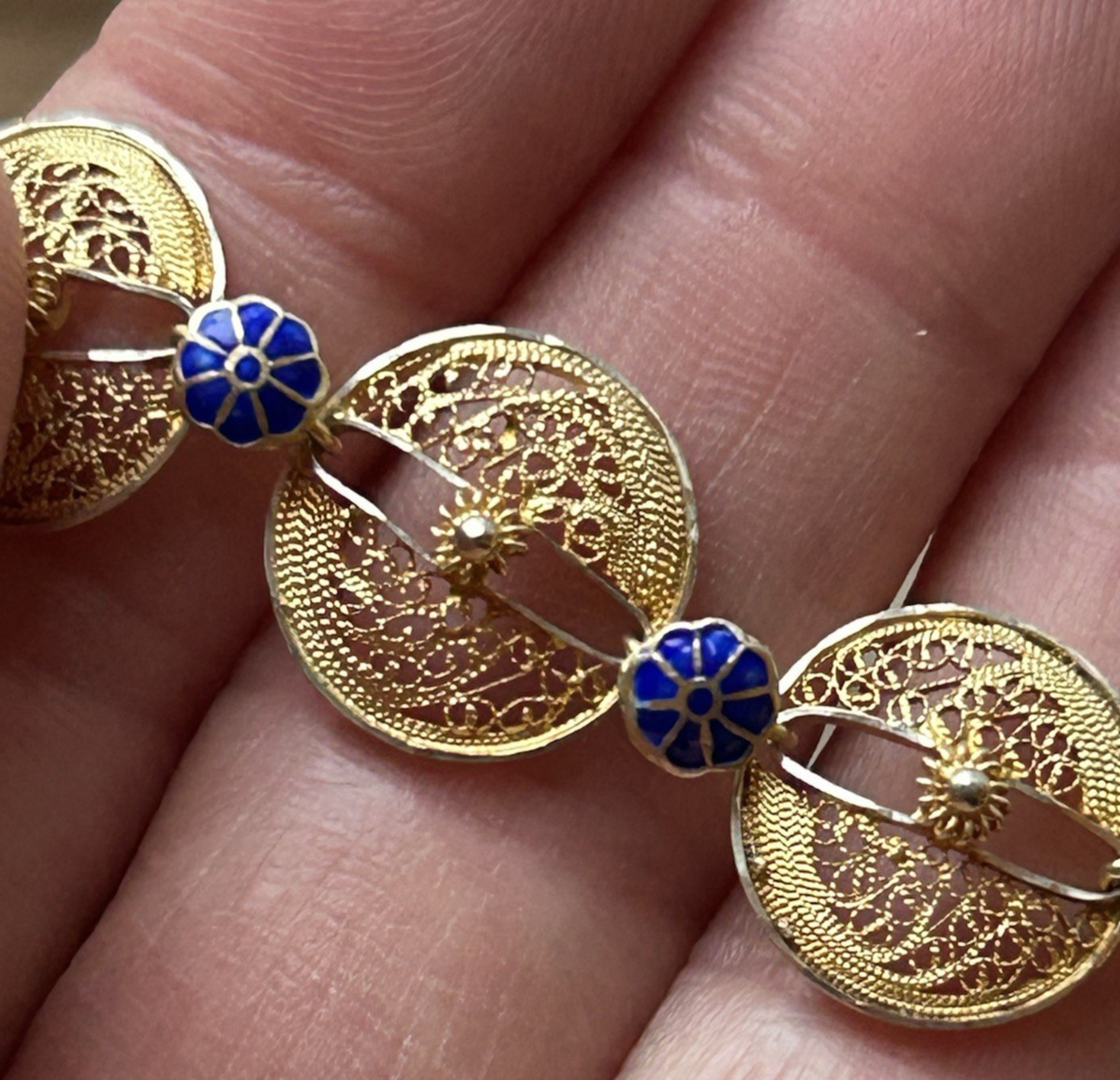Vintage Solid Silver Gold Wash Blue Enameled Flowers Filigree Bracelet 7.5″