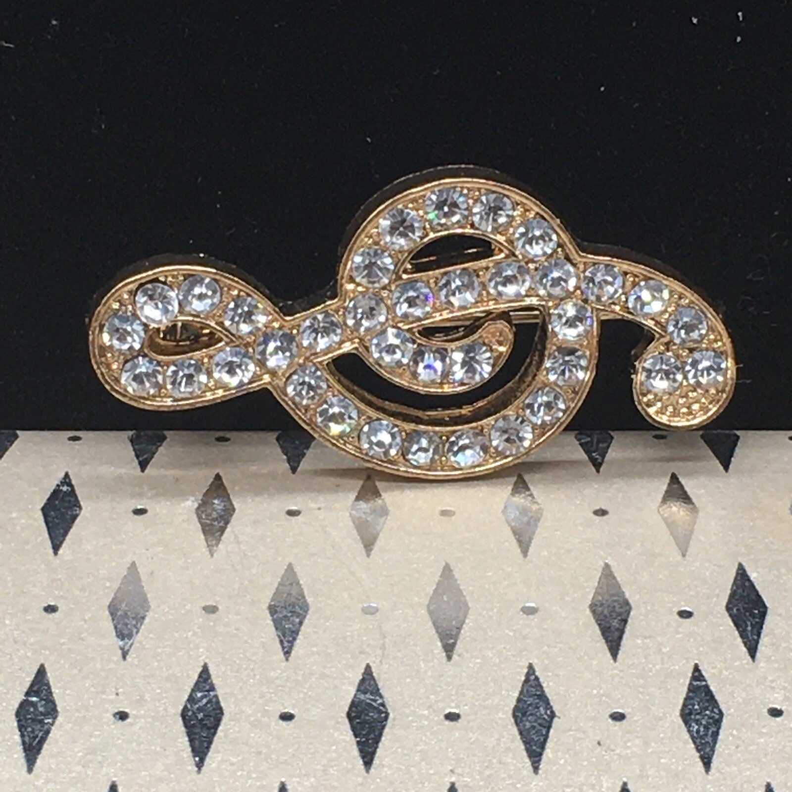 Musical Ampersand Brooch Pin 1.5″ Music Notes Gold Tone Rhinestone Pin