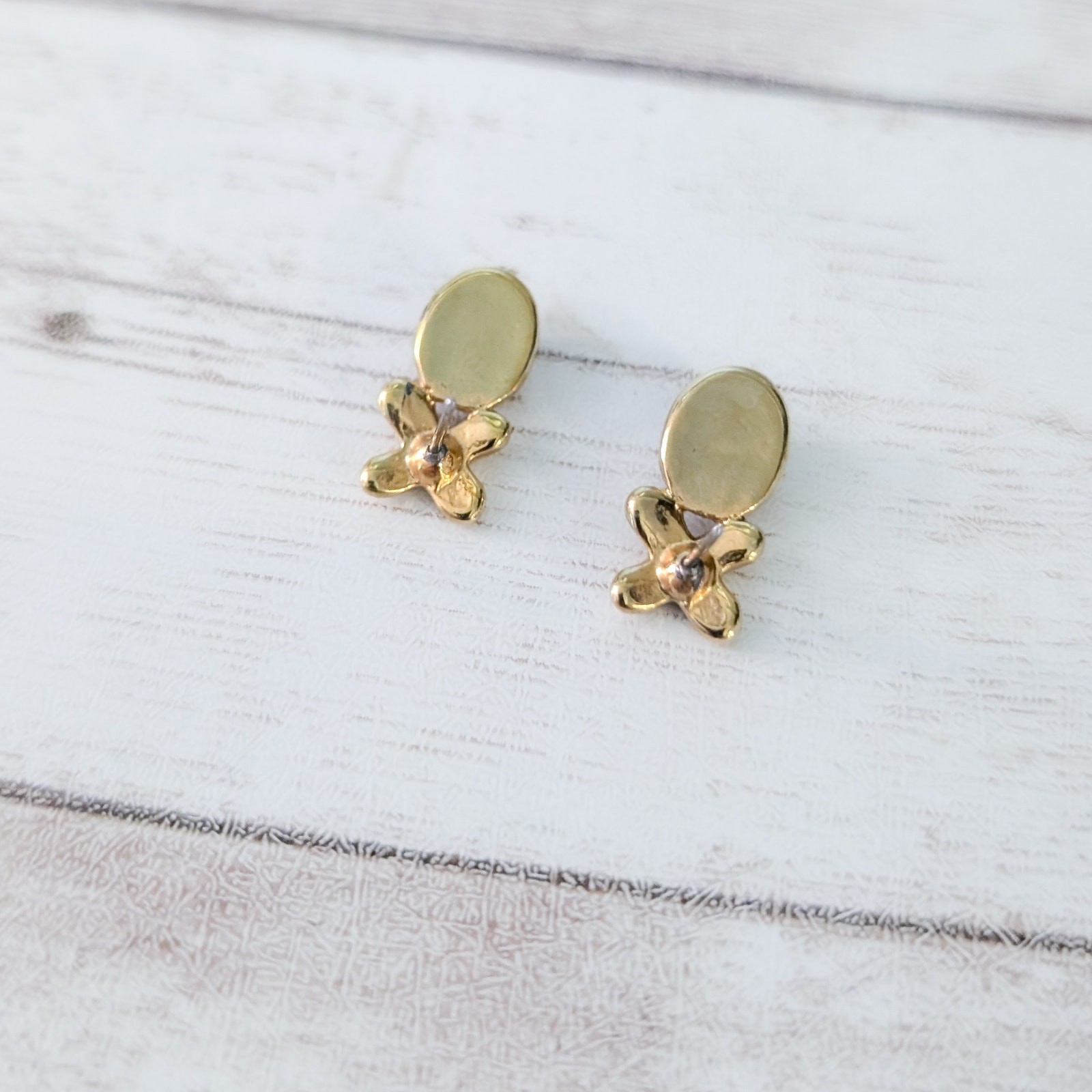 Vintage Stud Earrings Gold Tone & Metallic – Color Variance