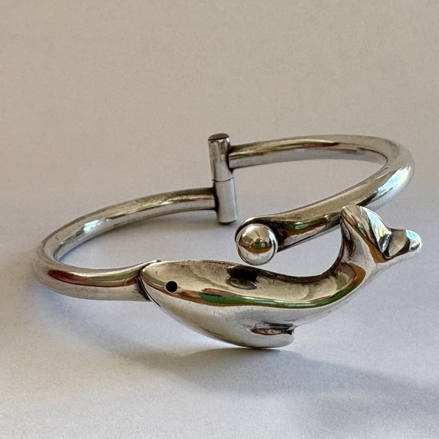 Vintage MEX Mexico 925 Sterling Silver Whale Dolphin Hinged Bangle Bracelet Cuff