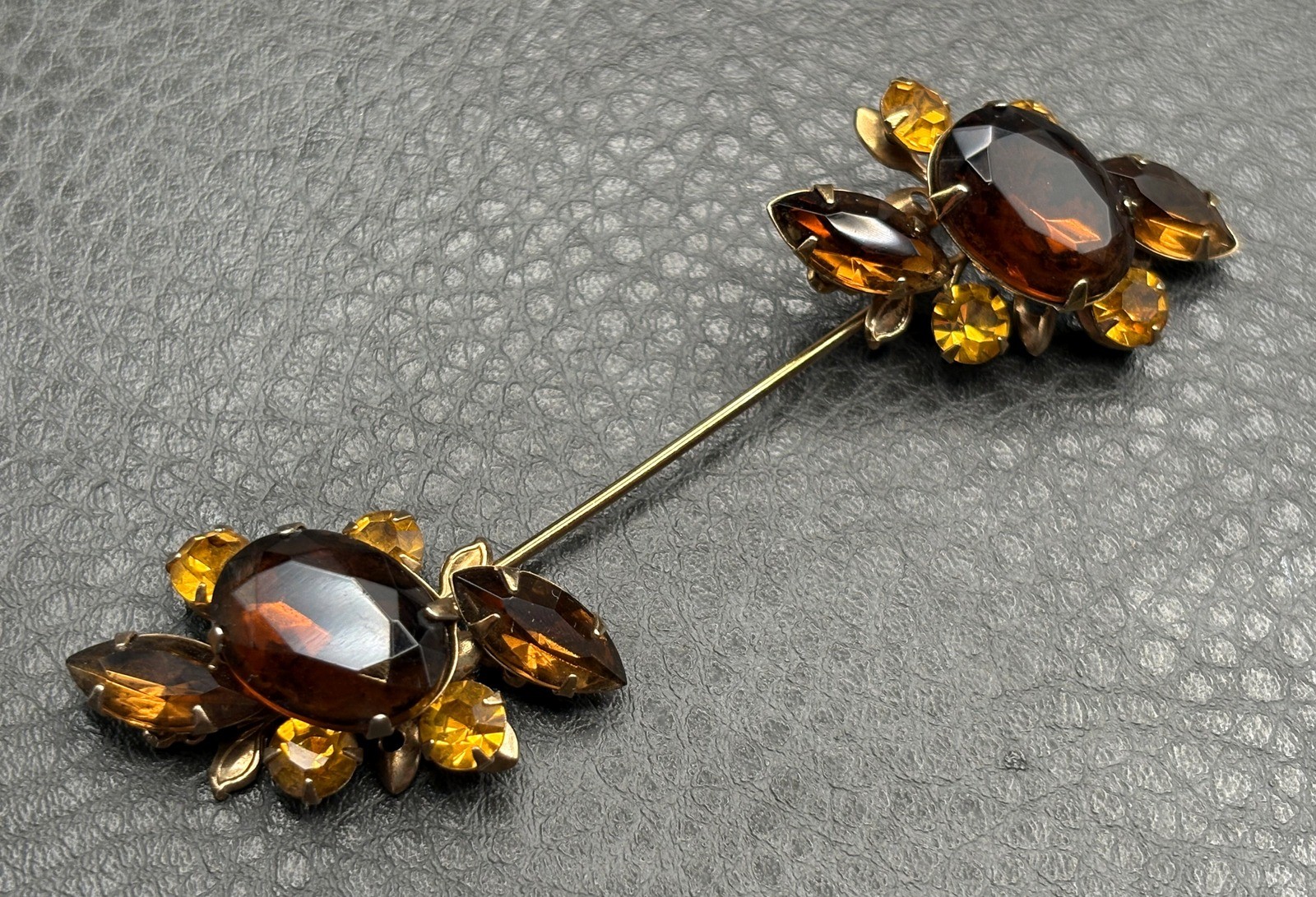 Vintage Gold Tone Brown Rhinestone Floral Cluster Jabot Stick Pin *Read