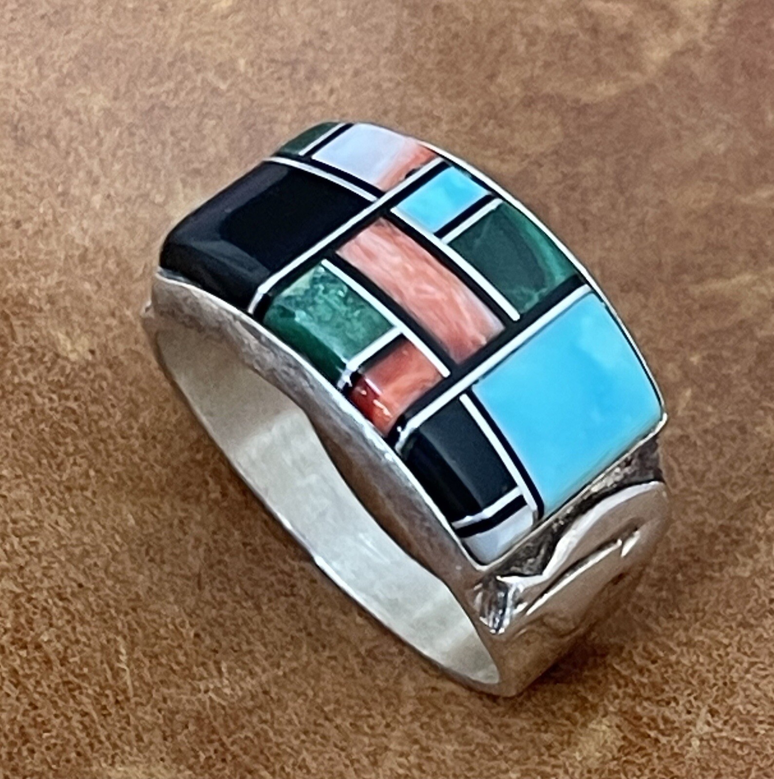 South Western 925 QUOC Turquoise Inc. Albuquerque Stones Bear Embossed Ring Sz 9