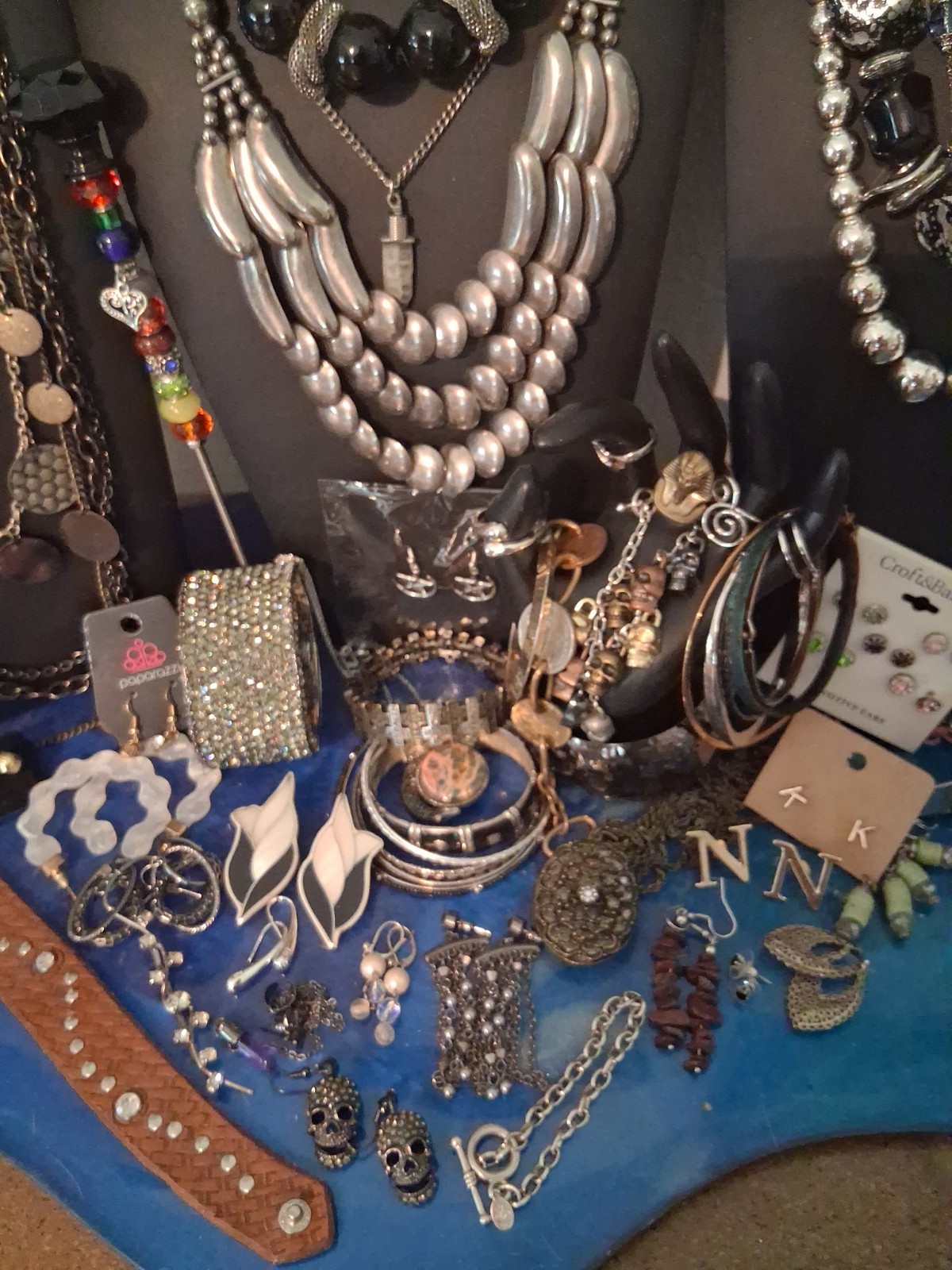 62 Pc Vtg-Now Retro Metal Tones Estate Costume Jewelry Wear/Sell/Craft 3.5# LT63