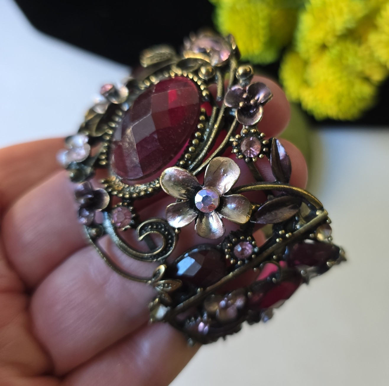 Vintage Bronze Tone Acrylic Glass Rhinestones Floral Open Work Cuff Bracelet OS