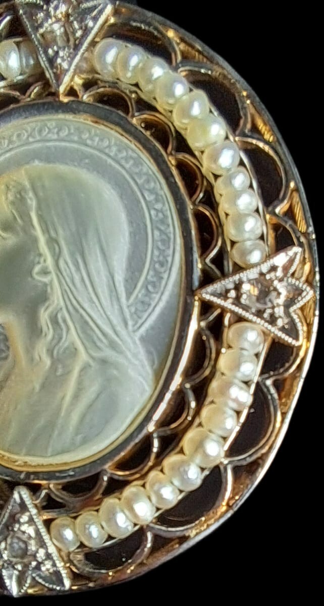 Fine Antique Art Nouveau 18K Gold Mother of Pearl Virgin Mary Pendant Ca 1900