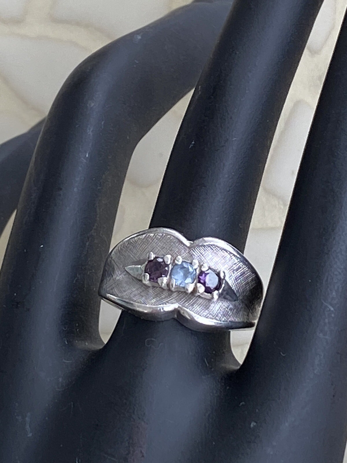 Sterling Silver Ring UNCAS Concave Purple Blue Gemstone Size 6.75 – 4.5g Vintage