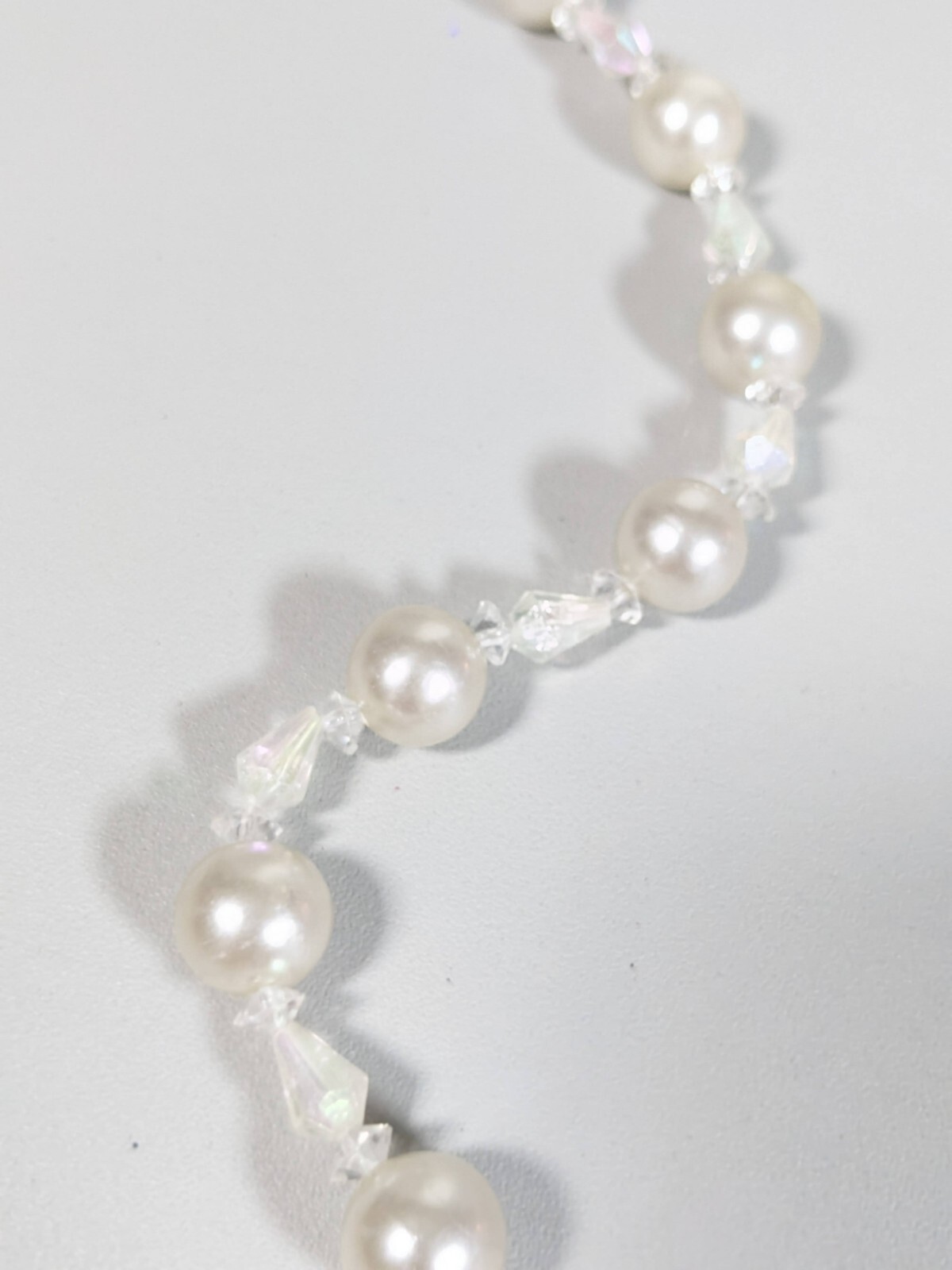 Vintage White Acrylic Faux Pearl Teardrop Beaded Necklace Silver Tone 22 inches