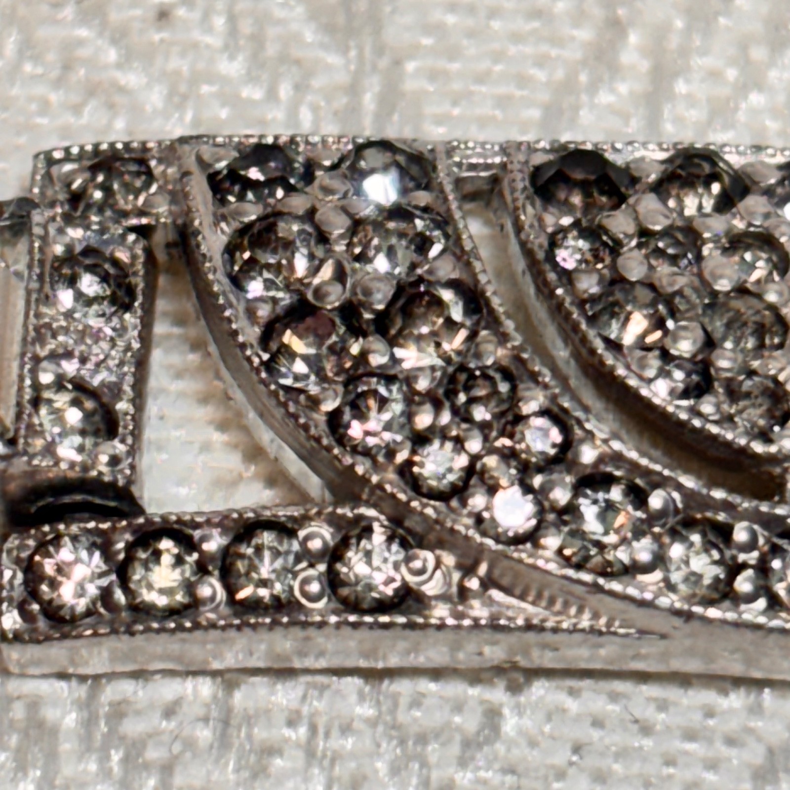 BRACELET rhinestone silvertone metal vintage fold over clasp safety chain