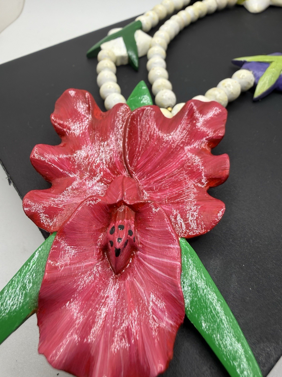 Vintage Hand-Carved Wood Orchid Necklace Tropical Flowers Red Cream Purple