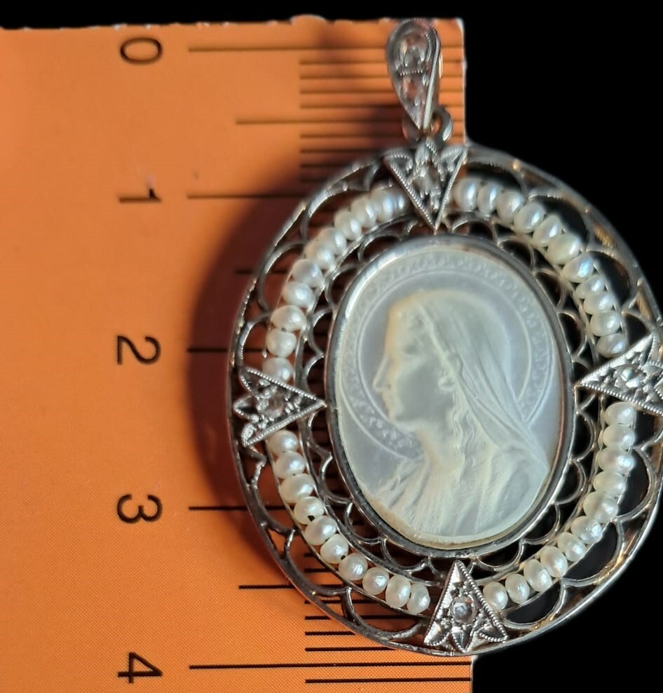 Fine Antique Art Nouveau 18K Gold Mother of Pearl Virgin Mary Pendant Ca 1900