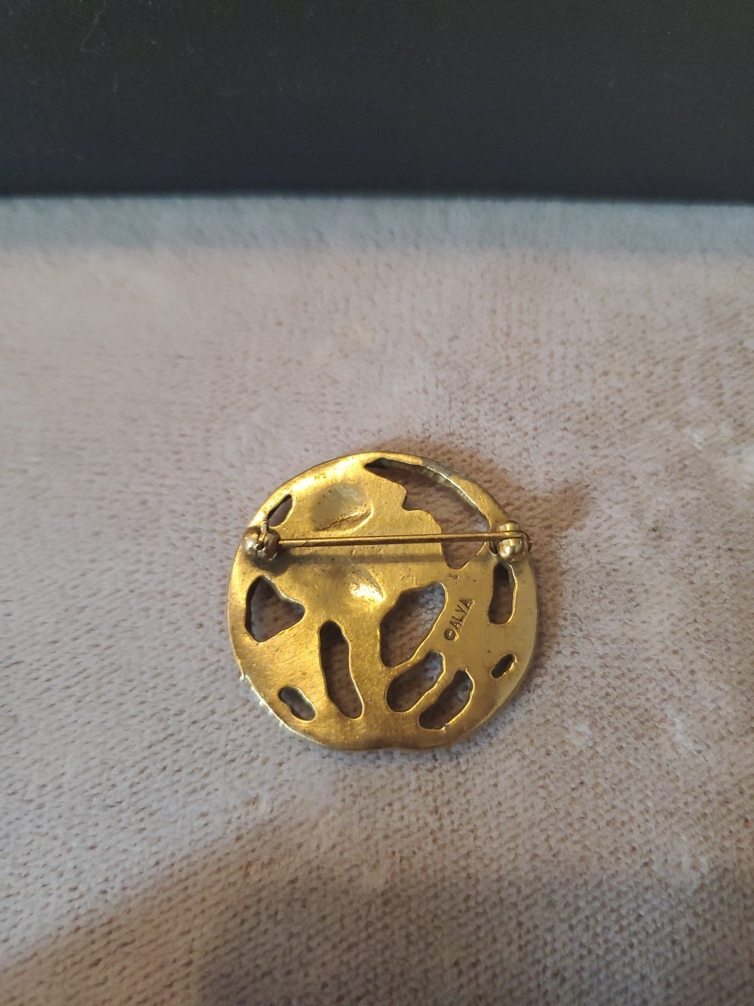 ALVA Museum Replica Gold Floral Brooch 2.8cm 1 1/8″ In Around