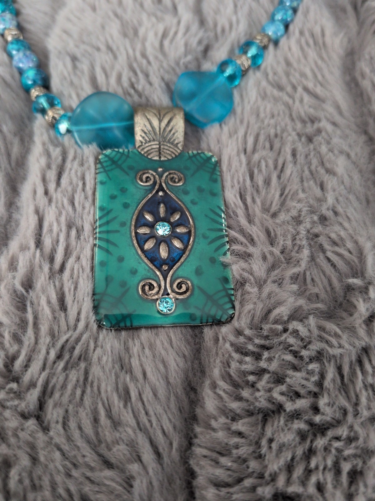 Blue beaded necklace, Unique Pendant (Vintage)