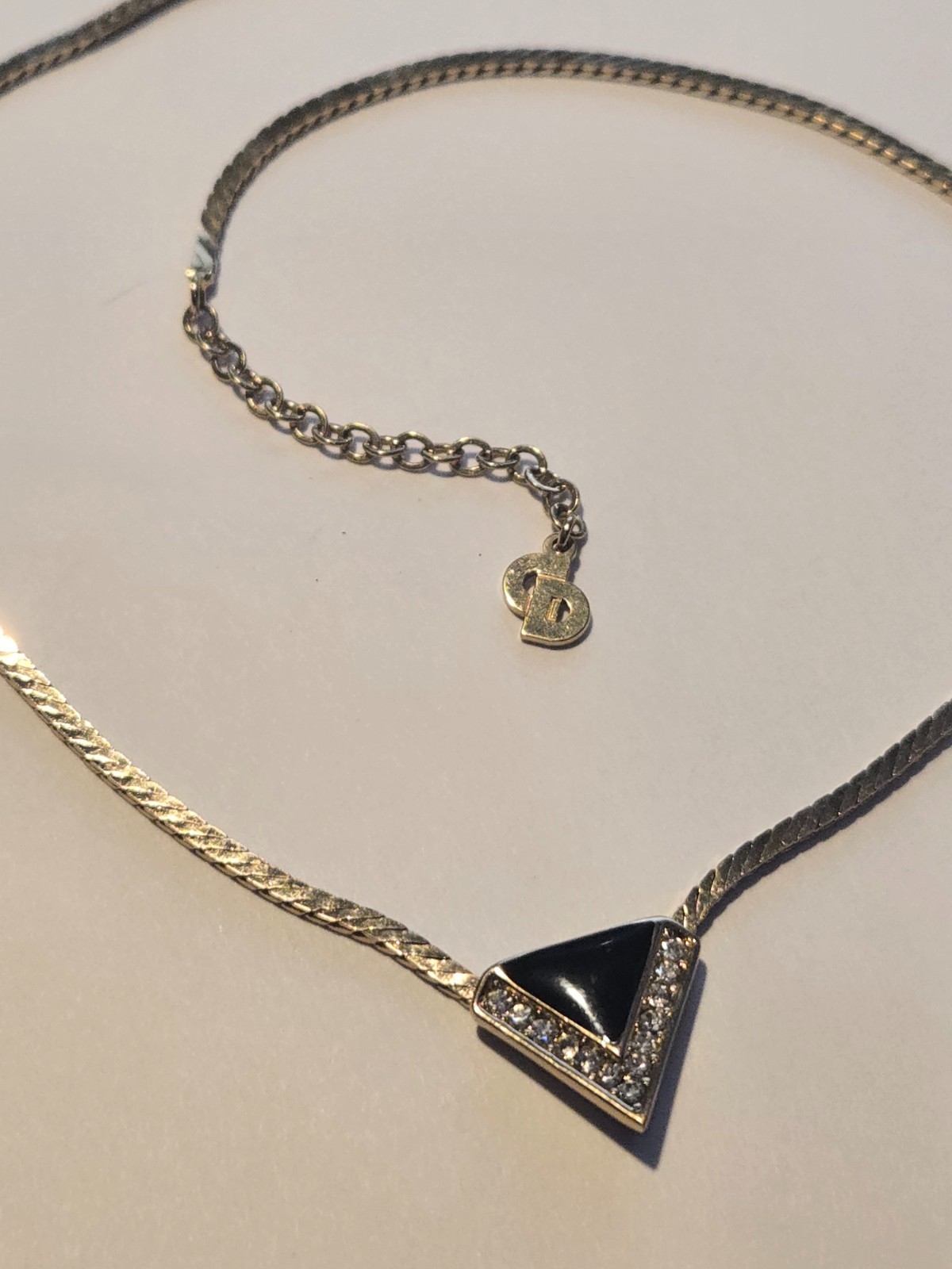 CHRISTIAN DIOR GOLD TONE W/RHINESTONE & ENAMEL CHEVRON NECKLACE 15- 17″
