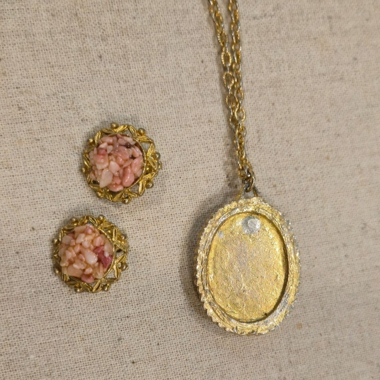 Vintage Pink Agate Chip Necklace and earring set Pendant retro costume Jewelry