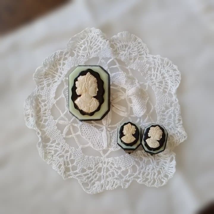 Vintage Cameo Earrings And Brooch Set