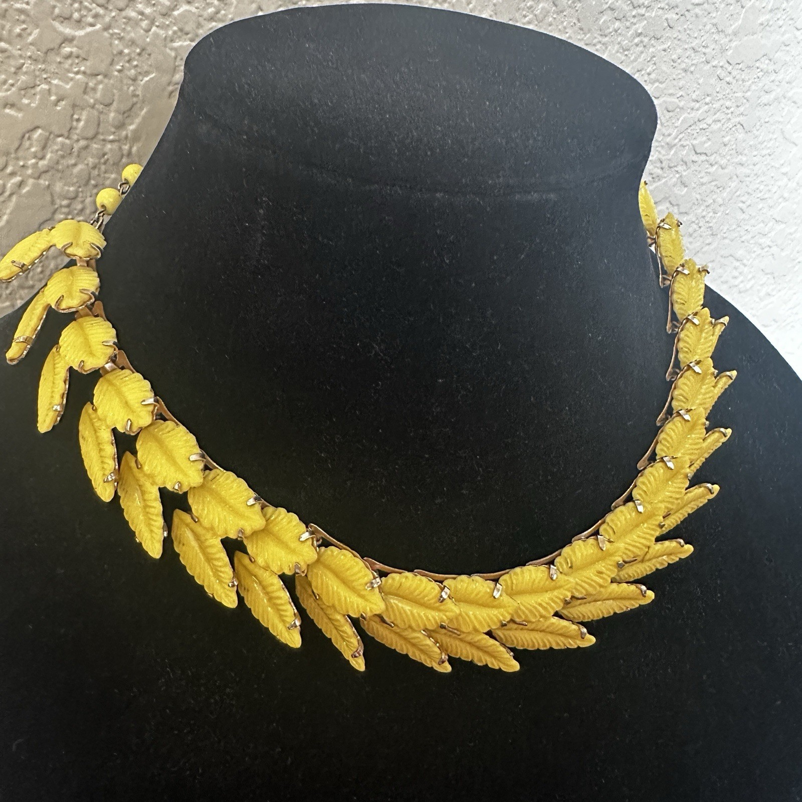 Vintage Thermostat Yellow Lucite Necklace And Clip On Earrings Gold / Adjustable