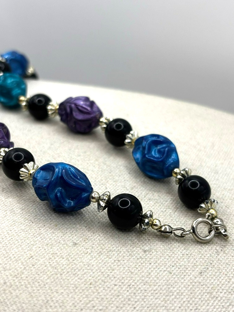 Vintage Purple Teal Blue Black And Silver Tone Crinkled Bead Necklace 24 Inch