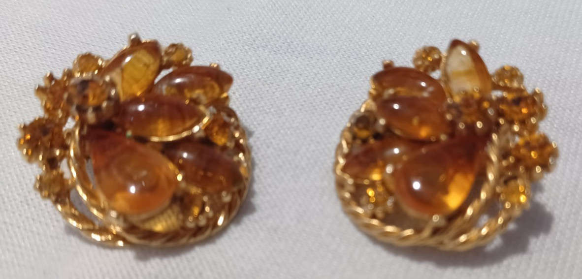 Arthur Pepper Honey Amber Cabochon Gold tone Earrings. Vintage