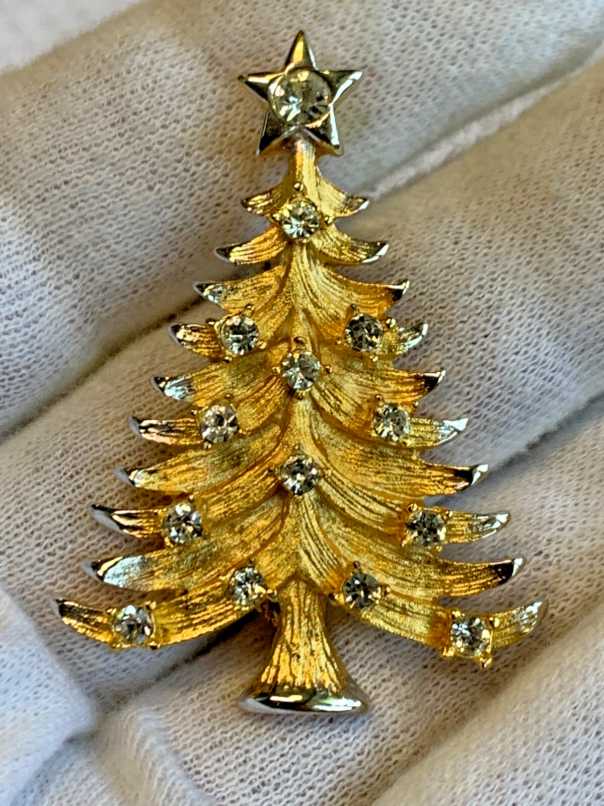 Vtg Christmas Brooch Lot Avante Monet Avon Snowman Penguin Trees Rudolph Cherub